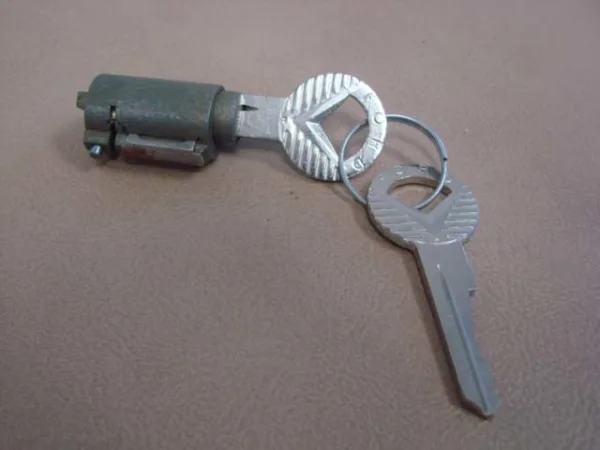 LOCK CYL/ASSY TRUNK THUNDERBIRD 58-59 & 61-63
